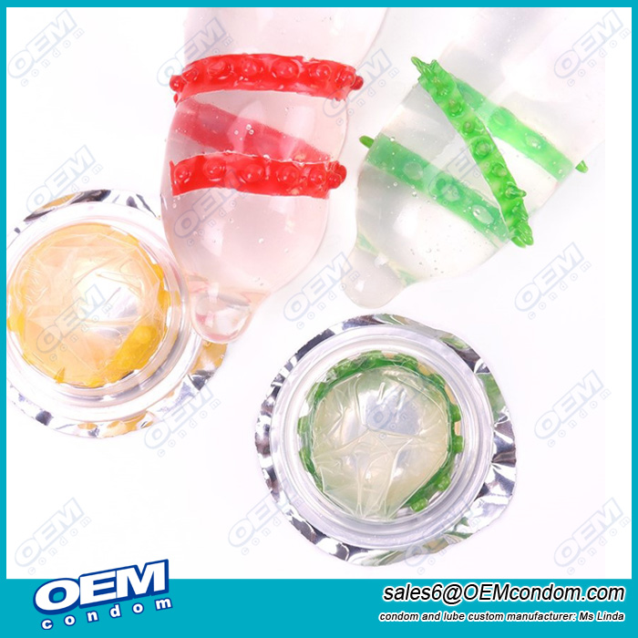 Condom with throns China made latex custom rubber thorn spike condom